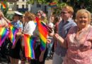 Norges statsminister, Erna Solberg, gik med i paraden til Oslo Pride 2019.