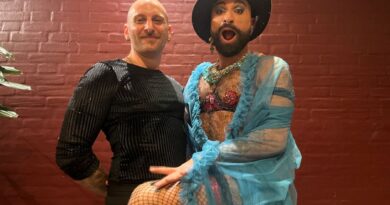 Frækt burlesqueshow midt i Ishøj