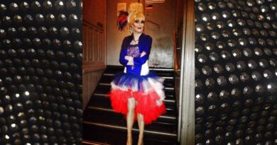 Nu skal I sgu opføre jer ordentligt Tøser