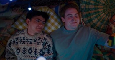 Queerkamp, kaos og kærlighed: Heartstopper Forever skuffer ikke!
