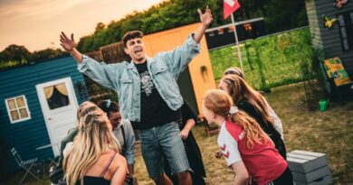 Skøn skøn virkelighedsfortælling – Haveforeningen 1992 er en munter tur ned memory lane