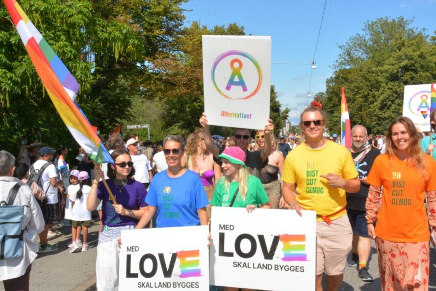 Solen strålede over historisk fest: Copenhagen Pride fejrede 30 år med kærlighed og tårnhøj sikkerhed