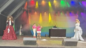 Aalborg Prides forpersoner hyldes for deres hårde slæb for at skabe en Pride i Aalborg de sidste ti år. 