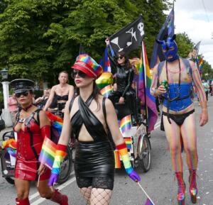 CopenhagenPrideParade2022-FotoBertSvaleboelle-L1010282